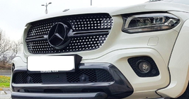 Mercedes X class 2017–2020 Sprednja maska Diamond fotografija 3