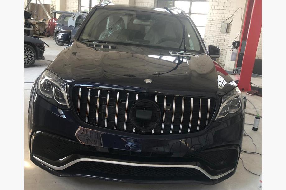 Mercedes GL/GLS razred X166 2012–2019 Sprednja maska GT Panamericana (za GLS) Fotografija 2
