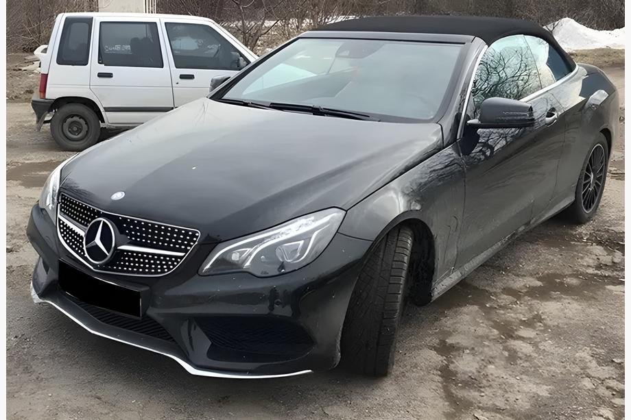 Mercedes razred E kupe C207 2010–2017 Sprednja maska hladilnika (2014-2016, Diamond Silver) Image