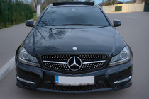 Mercedes razred C W204 2007–2015 Sprednja maska hladilnika Diamond Black fotografija 1