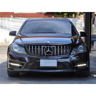 Sprednja maska hladilnika GT Panamericana Mercedes razred C W204 2007–2015 fotografija 1