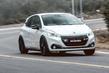Pregled trovratnega kombilimuzinskega Peugeot 208 v različici GTI fotografija 9