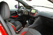 Pregled trovratnega kombilimuzinskega Peugeot 208 v različici GTI fotografija 4