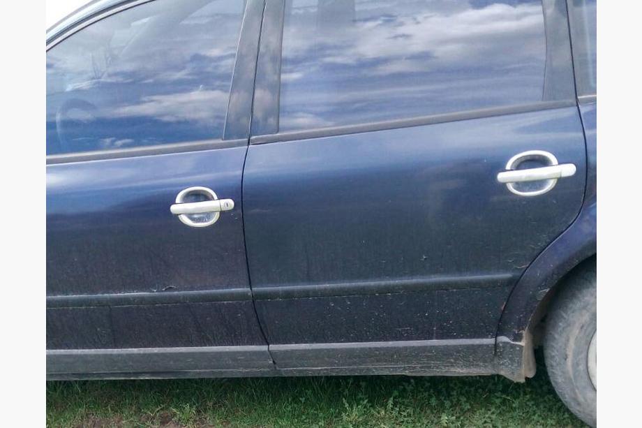 Volkswagen Passat B5 1997–2005 Skodelice pod kljuke (4 kosi, nerjaveče jeklo) Fotografija 4
