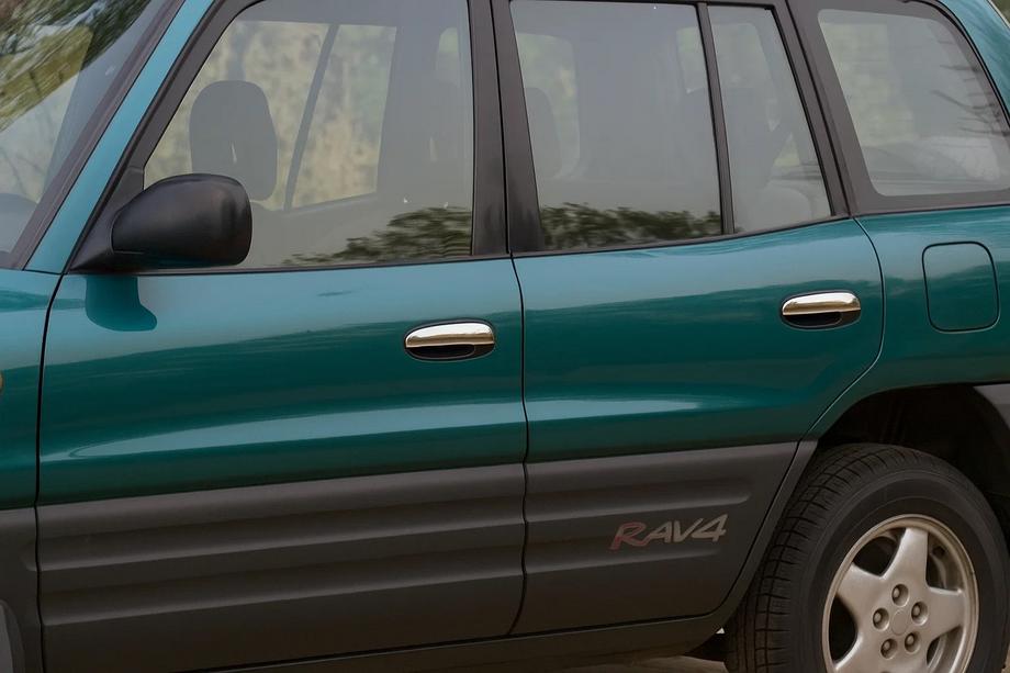 Toyota Rav 4 1996–2001 Kromirani pokrovi vratnih kljuk (4 kosi, plastika) Image