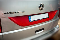 Volkswagen T6 2015–2024 Plastična obloga pokrova prtljažnika Črna fotografija 2