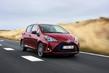 Pregled hibridne različice kombilimuzine Toyota Yaris Hybrid fotografija 1