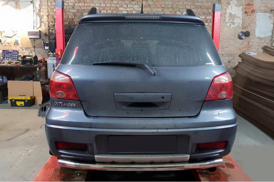 Mitsubishi Outlander 2001–2006 Zadnji zaščitni lok AK002/2 (nerjavno jeklo) Image