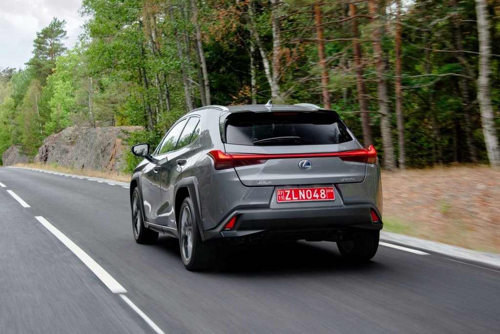 Hibridna različica križanca Lexus UX 250h