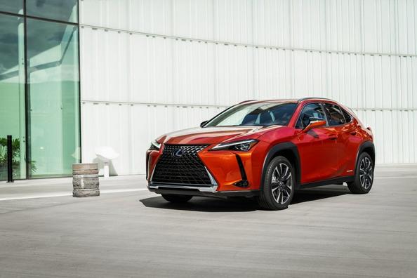 Hibridna različica križanca Lexus UX 250h
