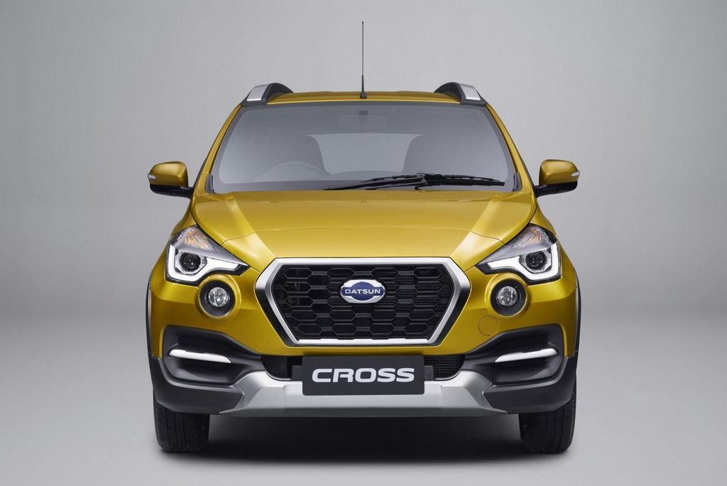 Pregled sedemsedežnega križanca Datsun Cross
