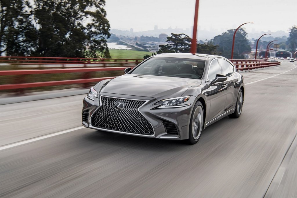 Pregled sedana Lexus LS pete generacije