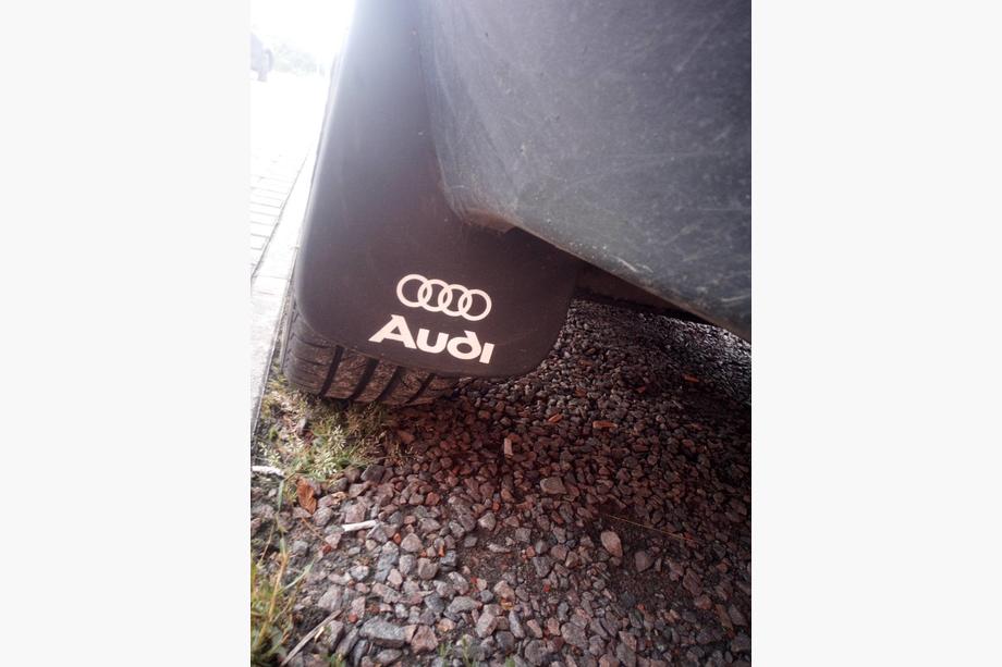 Audi 80/90 1987–1996 Premium blatne zavesice (2 kosa) Fotografija 1