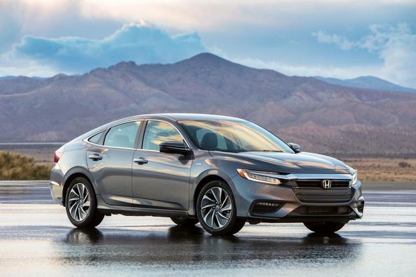 Pregled hibridne limuzine Honda Insight