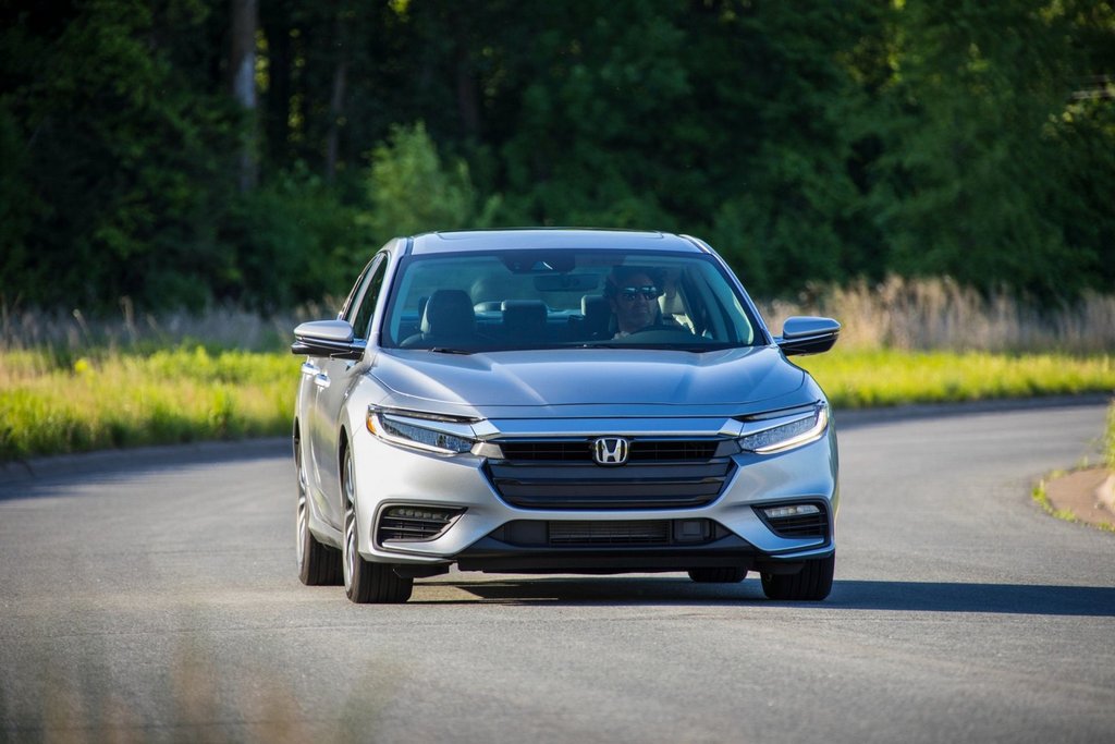 Pregled hibridne limuzine Honda Insight