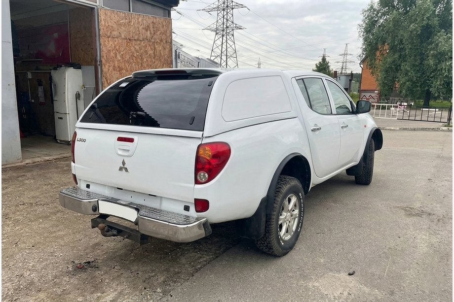 Mitsubishi L200 2006–2015 Hardtop (2012-2015) Image