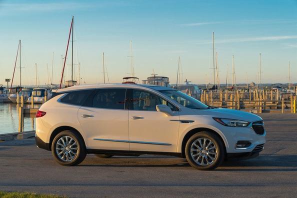 Pregled križanca Buick Enclave