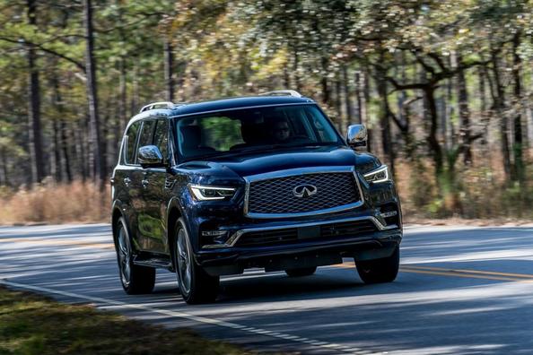 Test premijskega SUV-ja Infiniti QX80