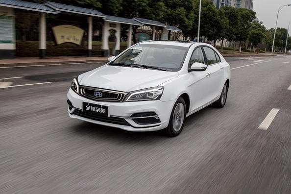 Posodobljena limuzina Geely Emgrand 7