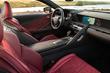 Pregled športnega kupeja Lexus LC 500 fotografija 10