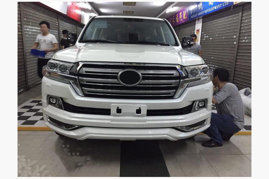 Toyota Land Cruiser 200 2007–2021 Komplet bodykita 2016↗ (Modelista V2) Fotografija 4
