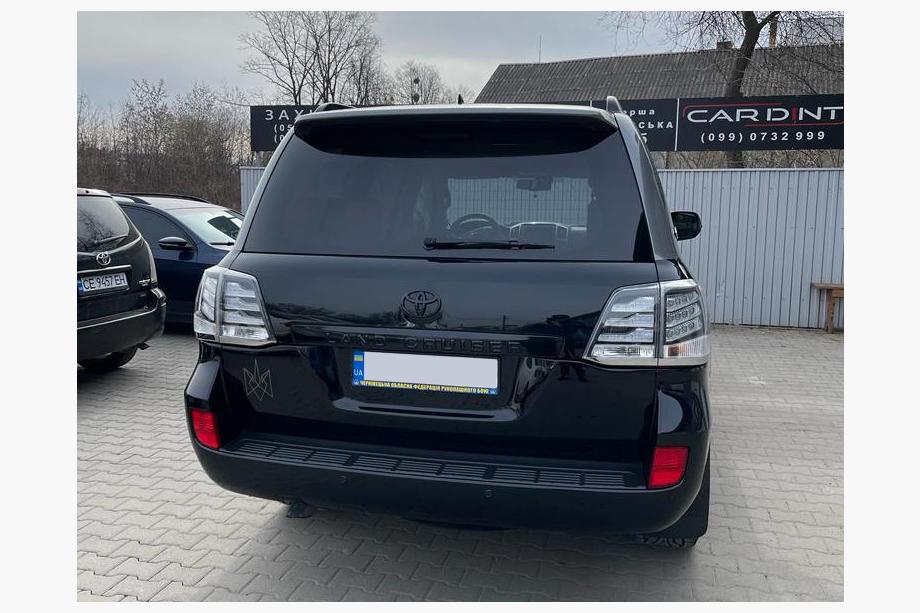 Toyota Land Cruiser 200 2007–2021 Zadnje luči 2007-2015 (BlackEdition) Fotografija 8