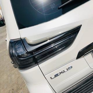Zadnje luči 2016+ (Superior Black, 2 kos) Lexus LX570/450d 2008–2022 fotografija 3
