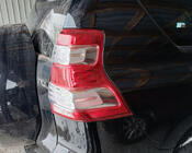 Toyota Land Cruiser Prado 150 2009–2023 Zadnje luči, dizajn 2013 (2009-2017, 2 kosa) fotografija 1