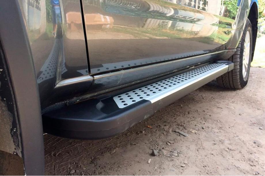 Nissan Pathfinder R51 2005–2014 Stranske stopnice Allmond Grey (2 kosa, aluminij) Fotografija 1