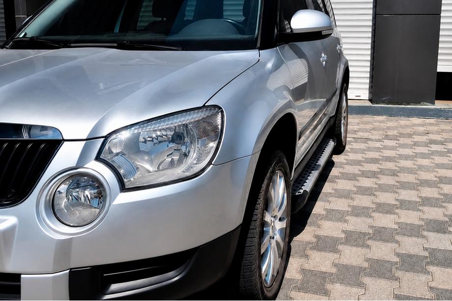 Skoda Yeti 2009–2017 Stranske stopnice Allmond Grey (2 kos, aluminij) Image