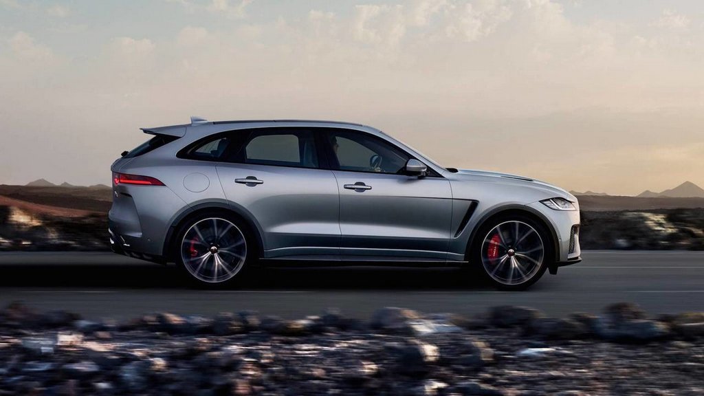Nadgrajena predelava premijskega križanca Jaguar F-Pace SVR