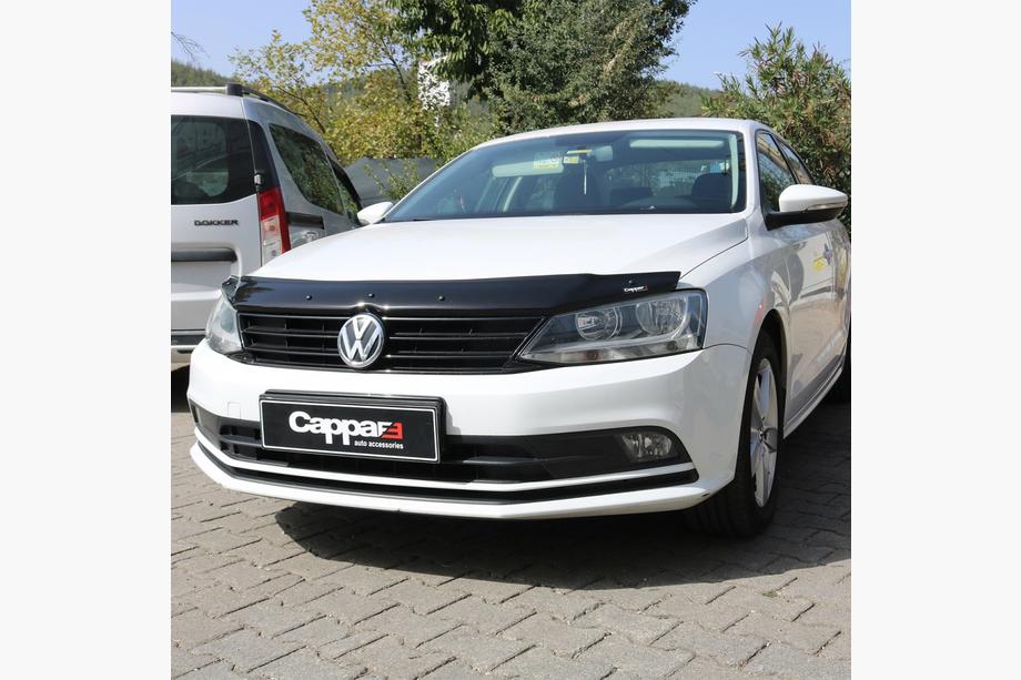 Volkswagen Jetta 2011–2018 Deflektor pokrova motorja (EuroCap) Fotografija 1