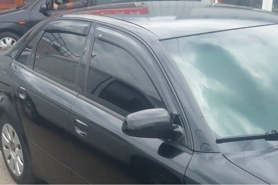 Audi A4 B6 2000–2004 Deflektorji oken Sedan (4 kos, HIC) Image