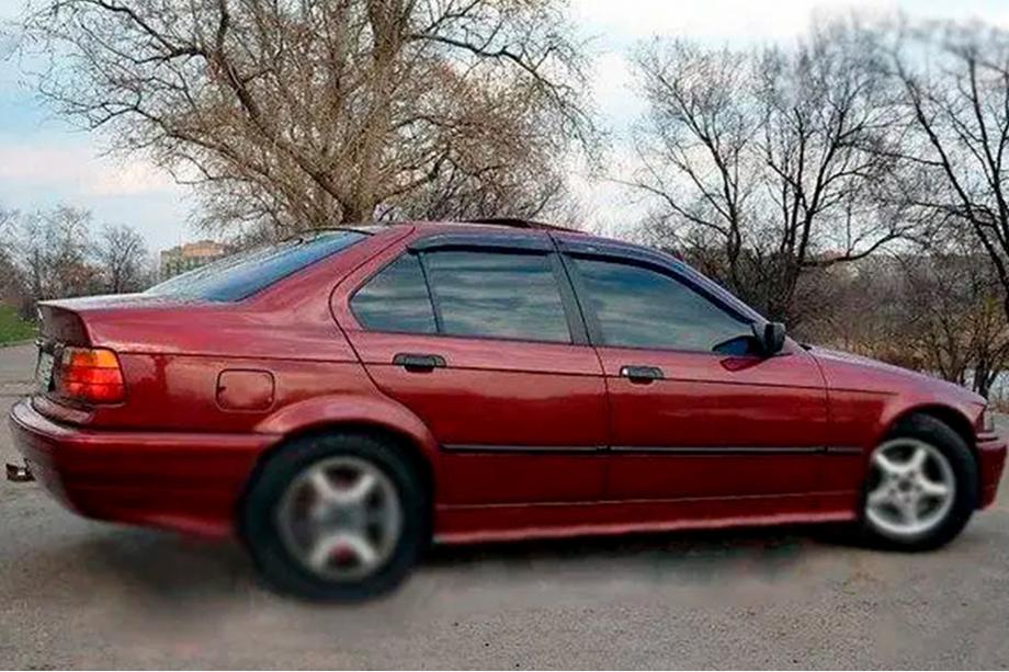 BMW serija 3 E36 1990–2000 Deflektorji oken SD (4 kosi, HIC) Image