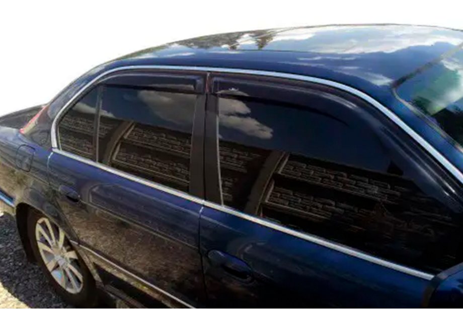 BMW serija 7 E38 1994–2001 Deflektorji oken (4 kosi, HIC) Image