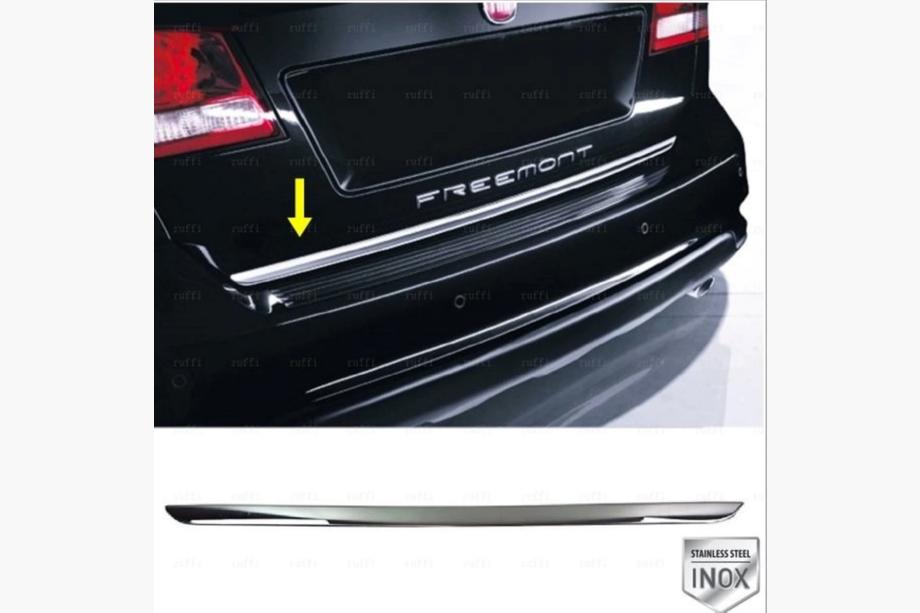 Fiat Freemont 2011–2016 Nerjaveča zaščitna letvica roba prtljažnika Image