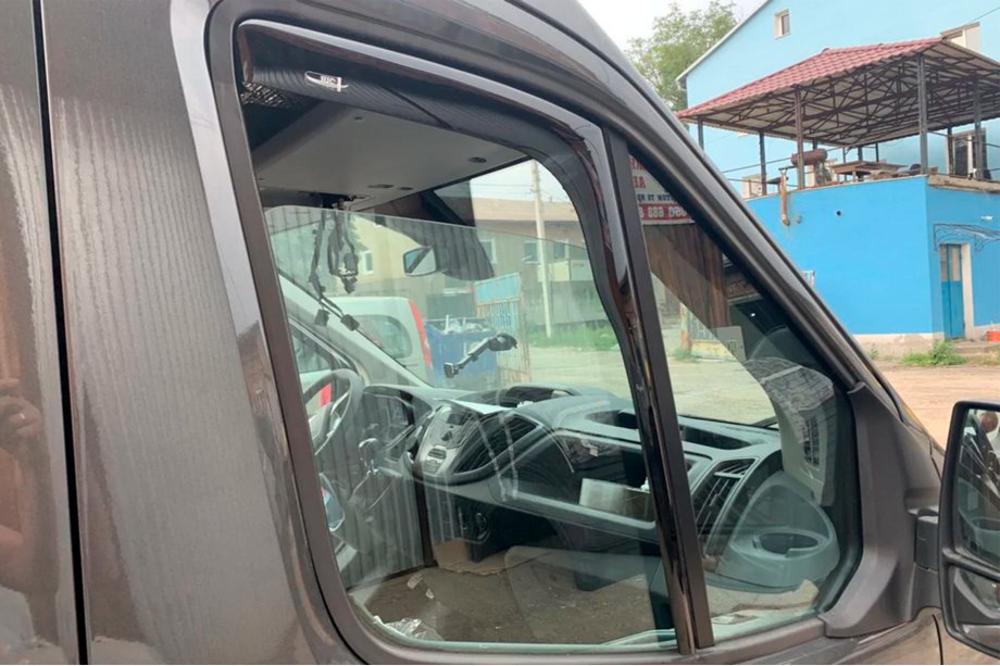 Ford Transit 2014– Vstavljivi deflektorji za okna (2 kos, HIC) Fotografija 3