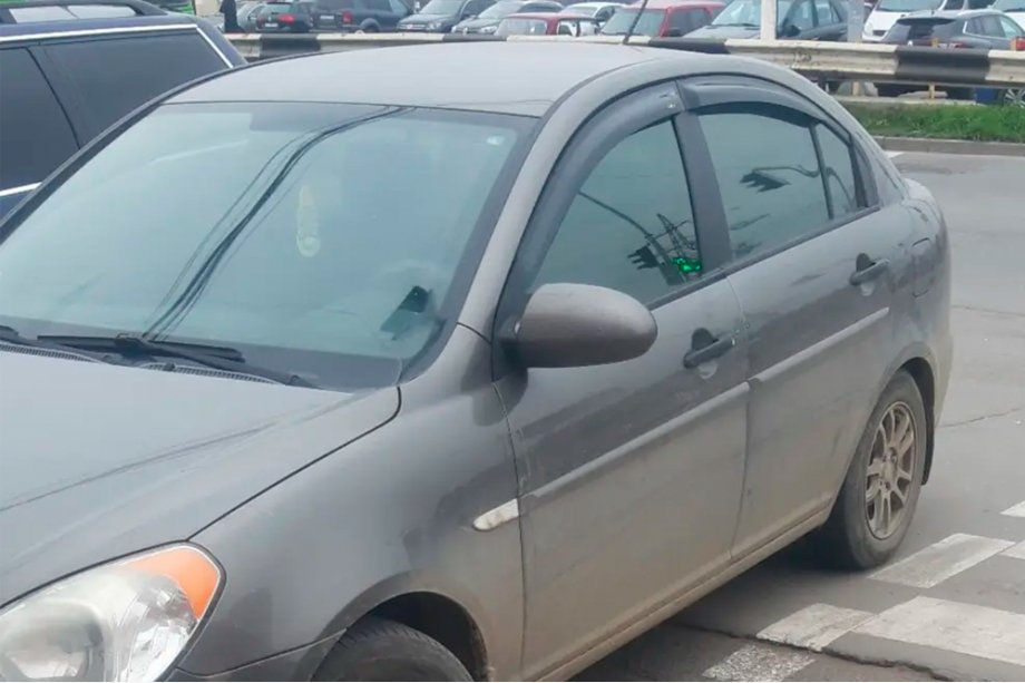 Hyundai Accent 2006–2010 Deflektorji oken (4 kosi, HIC) Fotografija 5