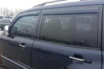 Land Rover Discovery III 2004–2009 Deflektorji oken (4 kosi, HIC) fotografija 2