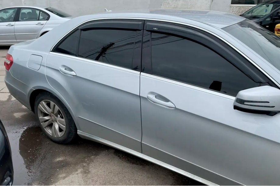 Mercedes E-class W212 2009–2016 Deflektorji oken SD (4 kosi, HIC) Image