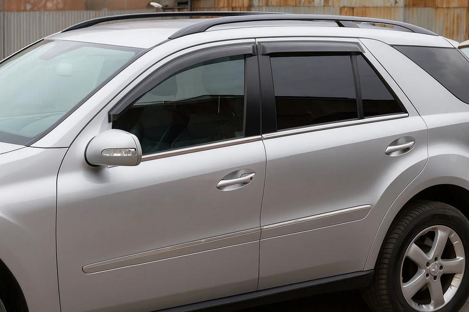 Mercedes ML W164 2005–2011 Deflektorji oken (4 kosi, HIC) Fotografija 1