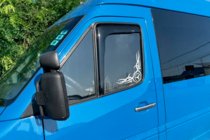 Mercedes Sprinter W901/902/903/904/905 1995–2006 Vstavljivi deflektorji za okna (2 kos, HIC) fotografija 1