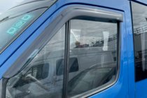 Mercedes Sprinter W901/902/903/904/905 1995–2006 Vetrni deflektorji za okna (2 kosa, HIC) fotografija 1