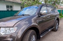 Mitsubishi Pajero Sport 2008–2015 Deflektorji oken (4 kosi, HIC) fotografija 3
