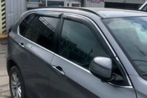 Nissan Qashqai 2014–2021 Vetrni deflektorji oken s kromirano letvijo (4 kosi, HIC) fotografija 9