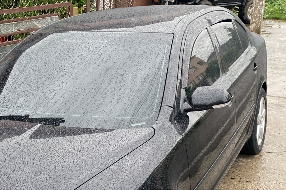 Skoda Octavia II A5 2006–2010 Vetrni deflektorji stekel LiftBack (4 kos, HIC) Fotografija 6