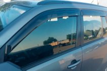 Suzuki Grand Vitara 2005–2017 Deflektorji oken (4 kosi, HIC) fotografija 9