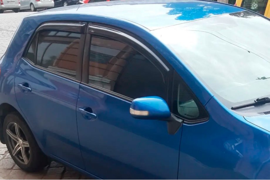 Toyota Auris 2007–2012 Deflektorji oken (4 kosi, HIC) Image