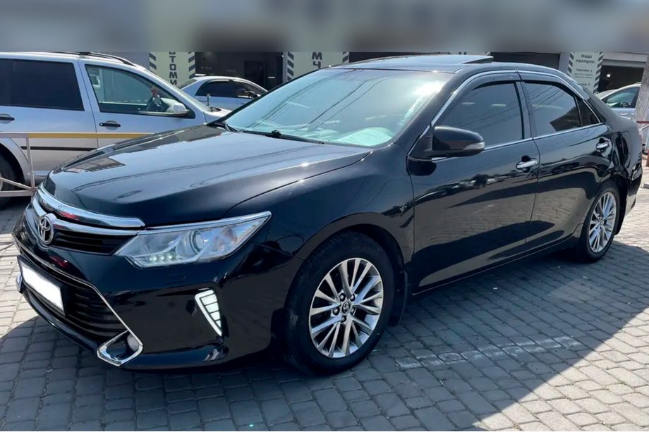 Toyota Camry 2011–2017 Vetrni deflektorji oken s kromirano letvico (2011-2017 EU / 2011-2014 USA, 4 kosi, HIC) Image