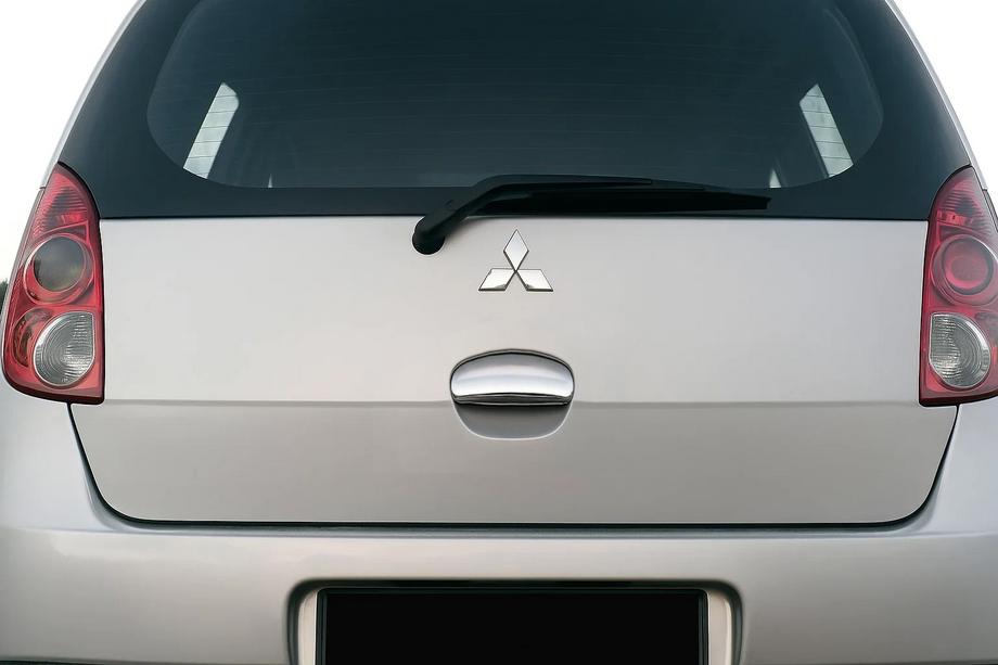 Mitsubishi Colt 2004–2012 Okrasni pokrov zadnje kljuke (nerjavno jeklo) Image